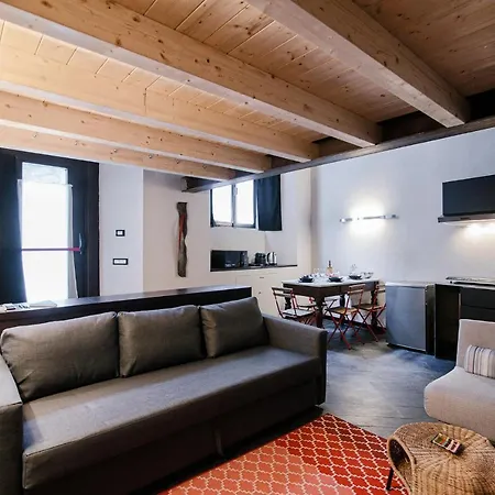 דירה Palazzo Del Pero - The House Of Travelers