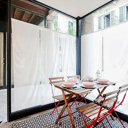 Palazzo Del Pero - The House Of Travelers Apartment Como