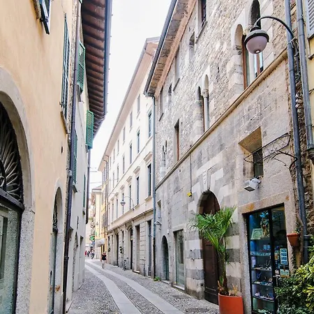 Palazzo Del Pero - The House Of Travelers *