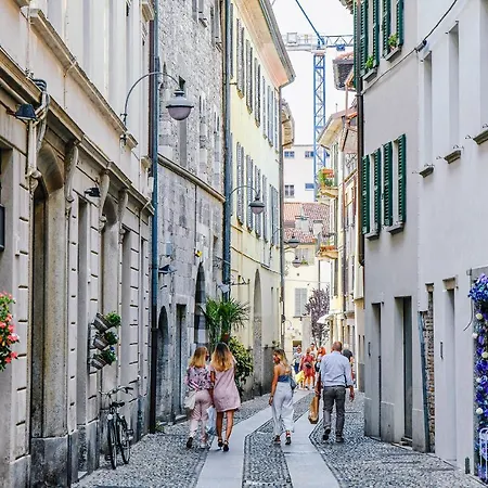 Palazzo Del Pero - The House Of Travelers * Como