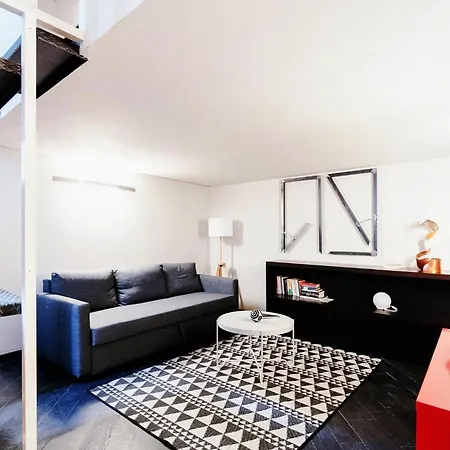 Palazzo Del Pero - The House Of Travelers Apartment *
