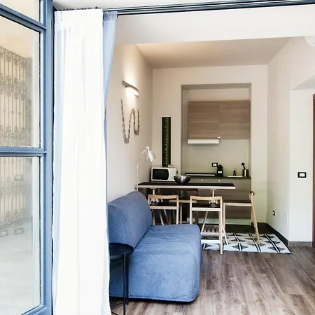 Apartment Palazzo Del Pero - The House Of Travelers